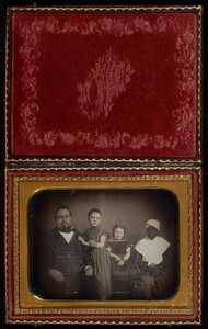 Père, filles et nourrice